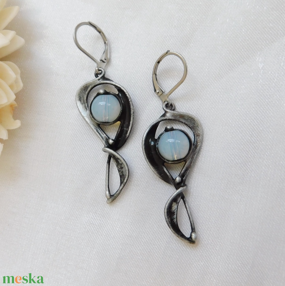 Opalit fülbevaló - ékszer - fülbevaló - lógó fülbevaló - Meska.hu