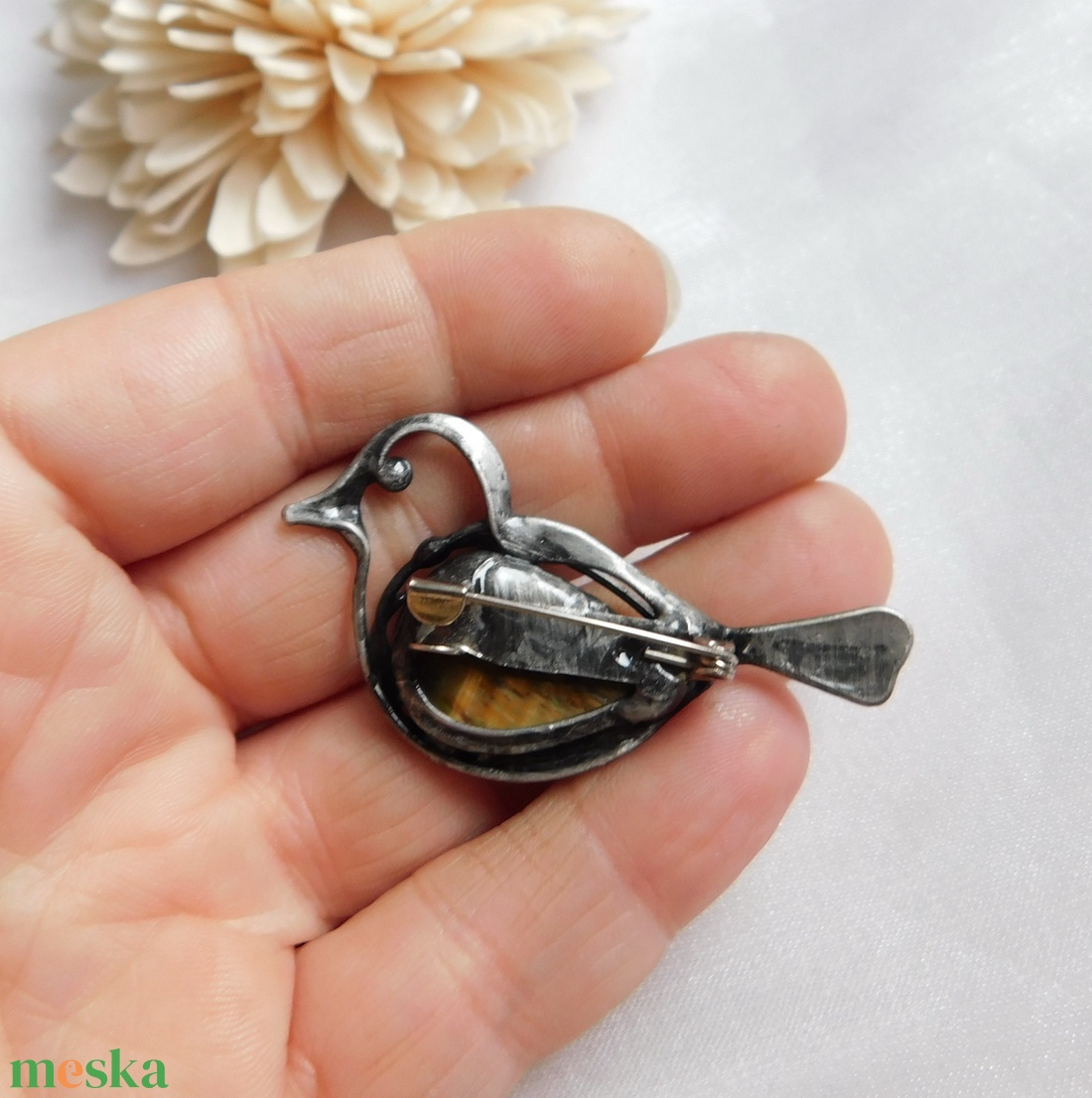 Tigrisszem bross / kitűző - ékszer - kitűző és bross - Meska.hu