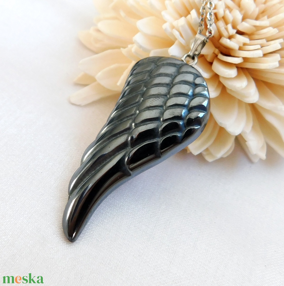 Hematit szárny medál - ékszer - kitűző és bross - Meska.hu