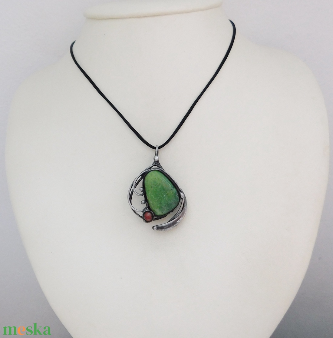 Nefrit jáde medál breccsa jáspissal - ékszer - nyaklánc - medál - Meska.hu