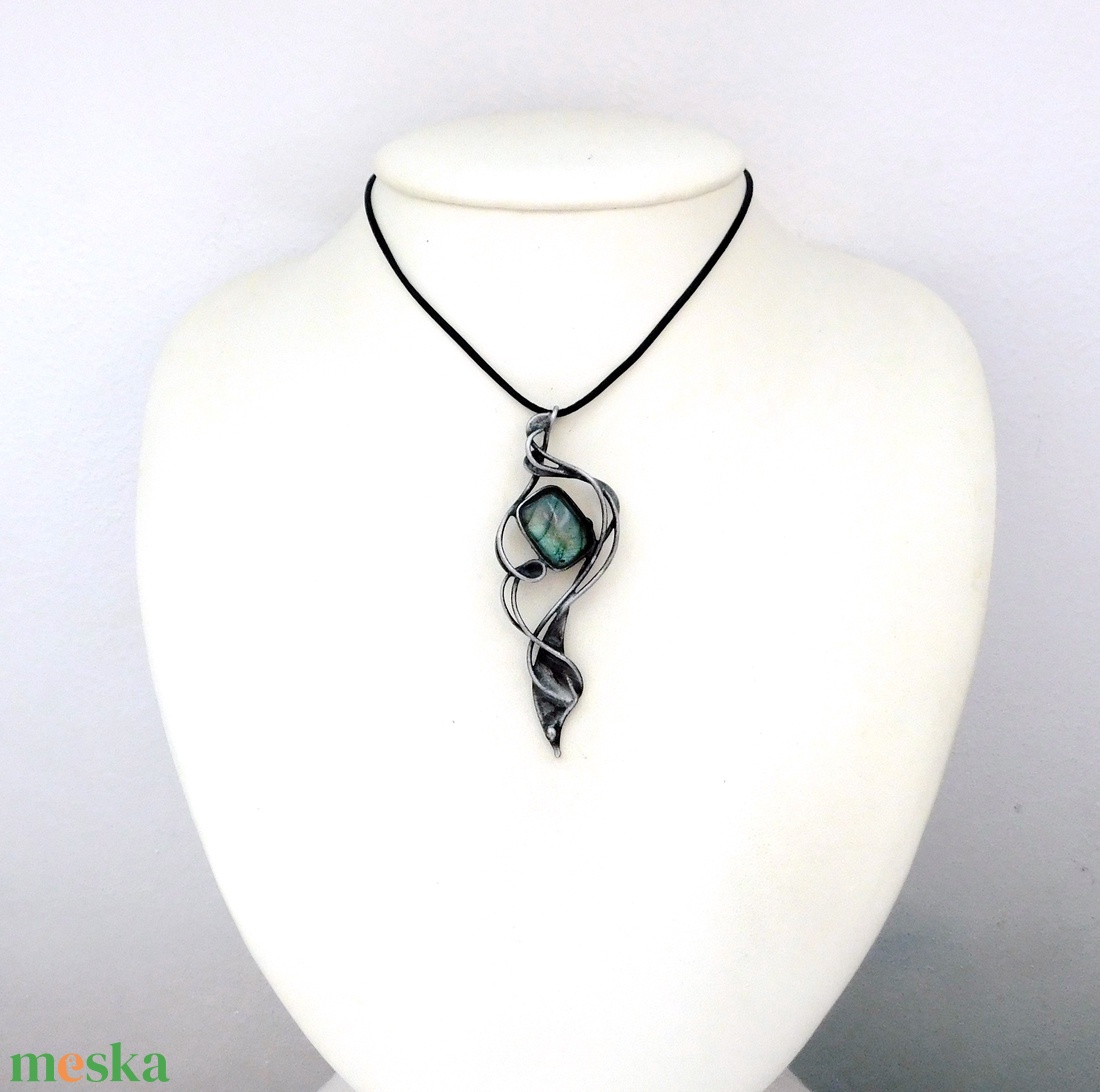 Labradorit medál - ékszer - nyaklánc - medálos nyaklánc - Meska.hu