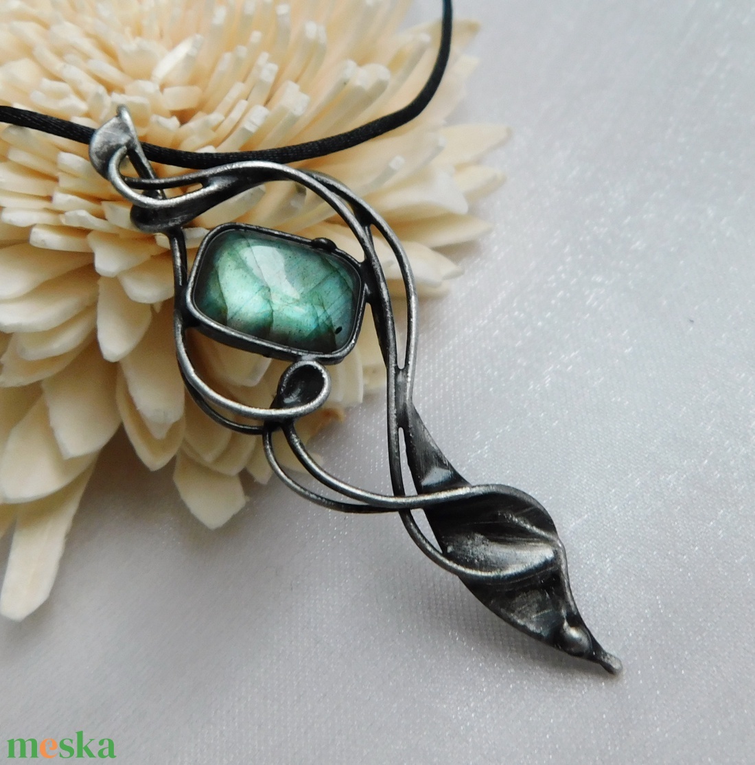 Labradorit medál - ékszer - nyaklánc - medálos nyaklánc - Meska.hu