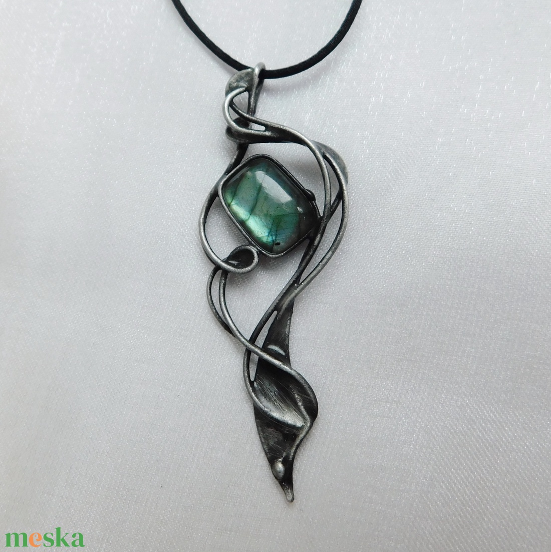 Labradorit medál - ékszer - nyaklánc - medálos nyaklánc - Meska.hu