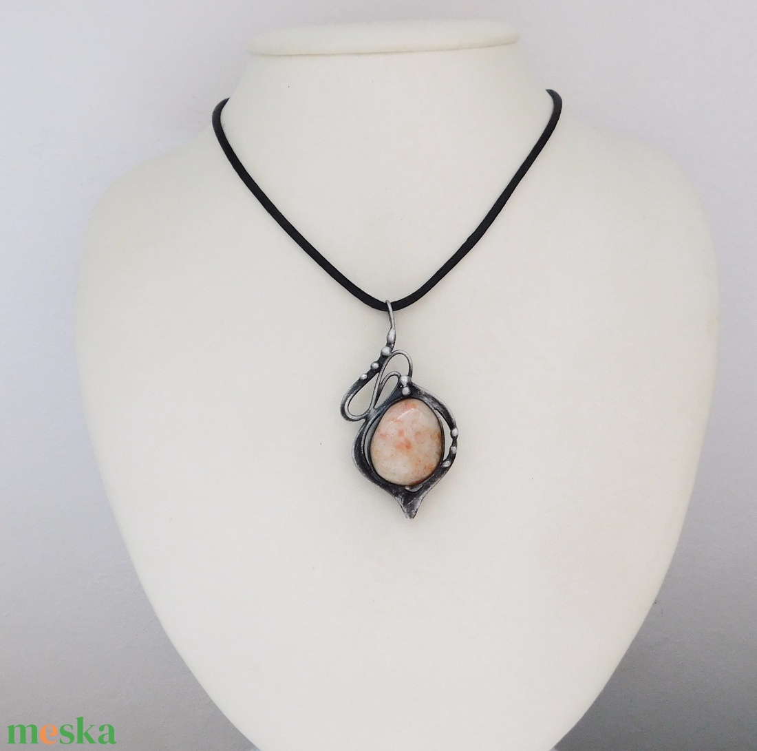 Napkő medál  - ékszer - nyaklánc - medálos nyaklánc - Meska.hu