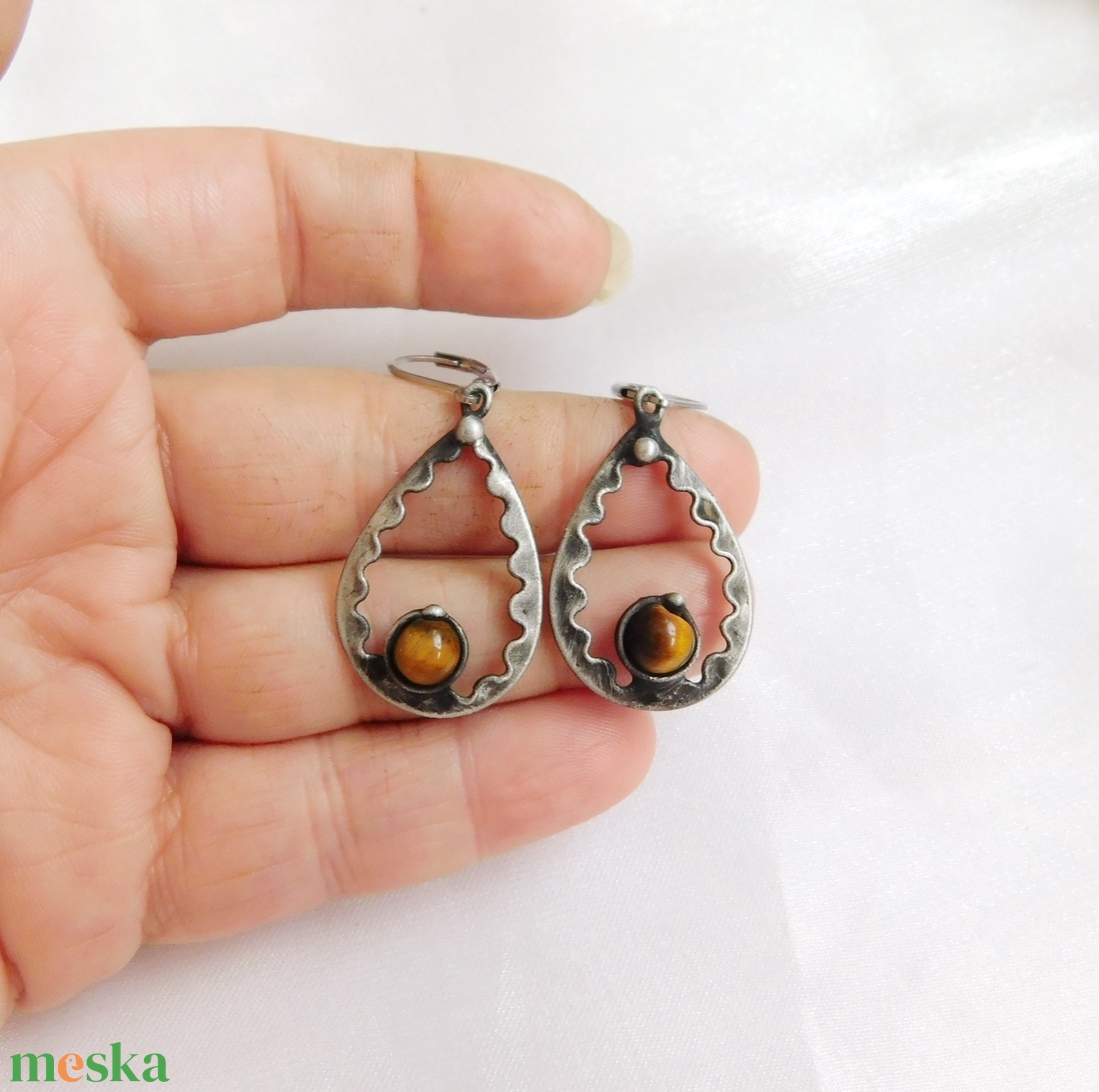 Tigrisszem fülbevaló - ékszer - fülbevaló - lógós kerek fülbevaló - Meska.hu