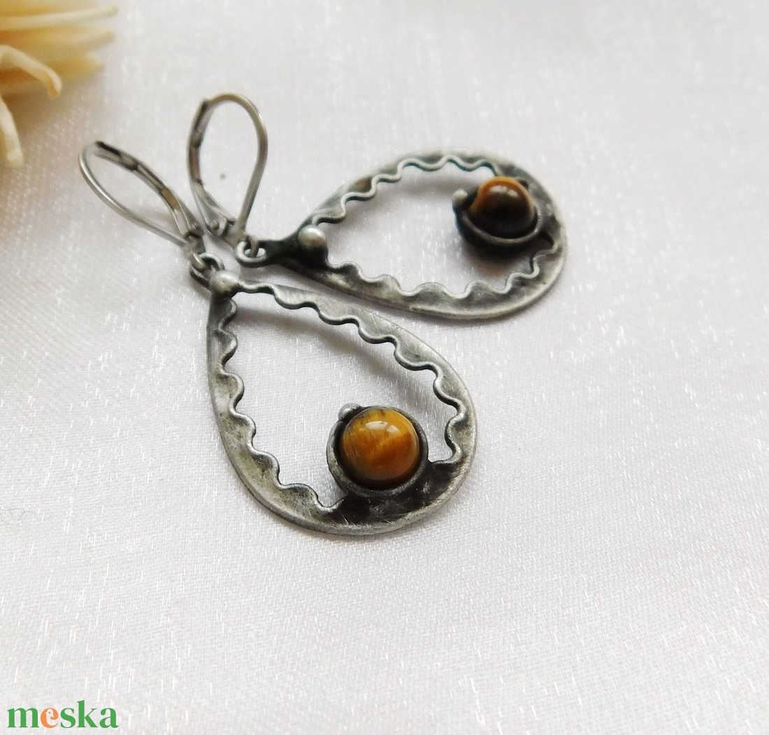 Tigrisszem fülbevaló - ékszer - fülbevaló - lógós kerek fülbevaló - Meska.hu