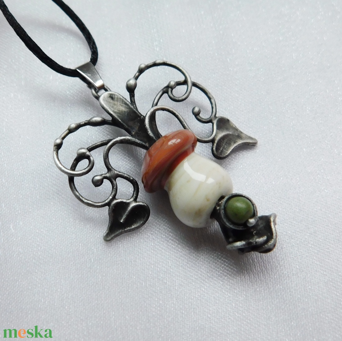 Gomba medál nefrit jádéval - ékszer - nyaklánc - medál - Meska.hu