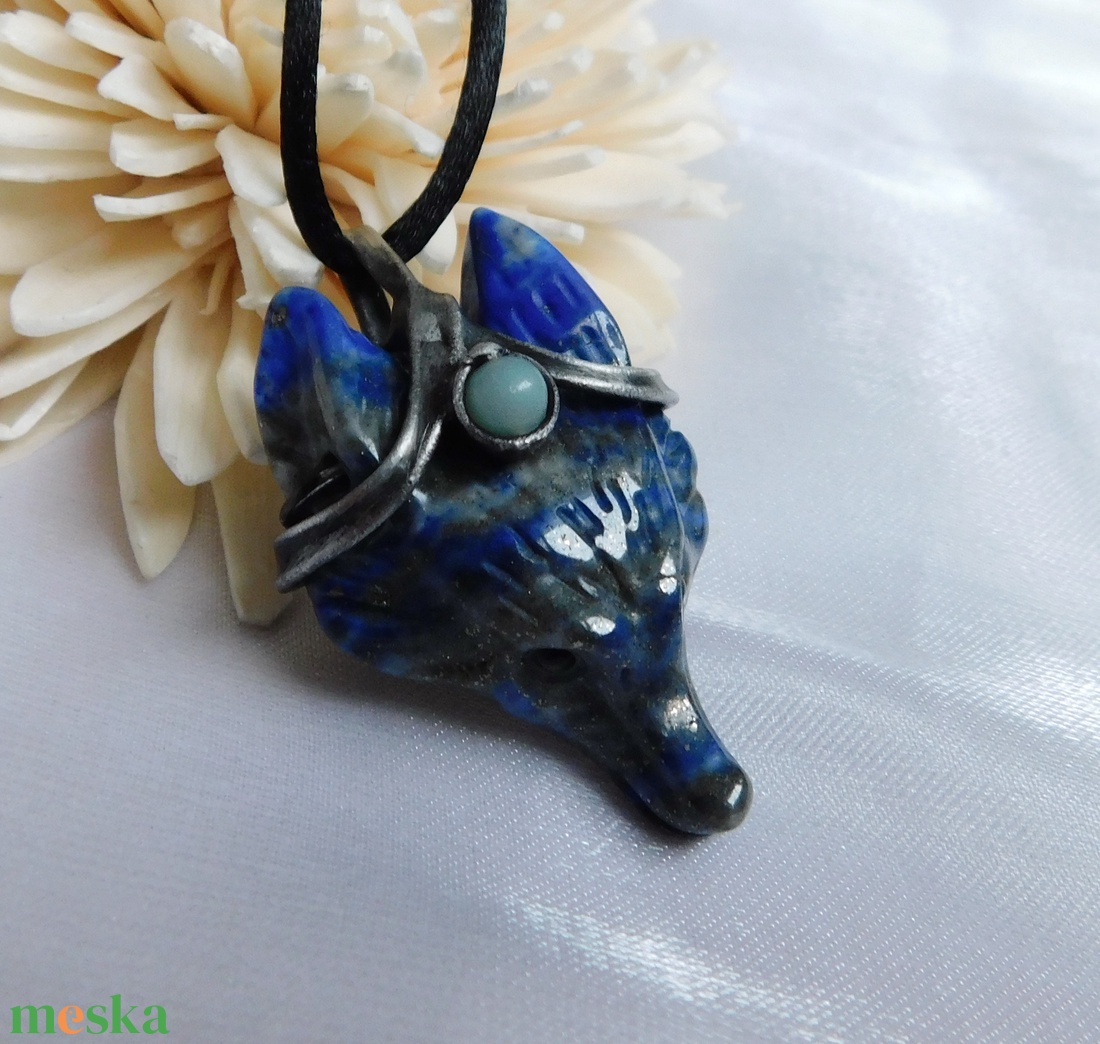 Lápisz farkas medál amazonittal - ékszer - nyaklánc - medál - Meska.hu
