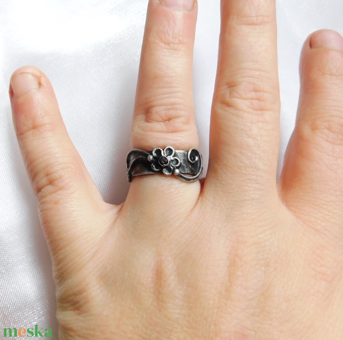 Fekete gyémánt gyűrű - ékszer - gyűrű - szoliter gyűrű - Meska.hu