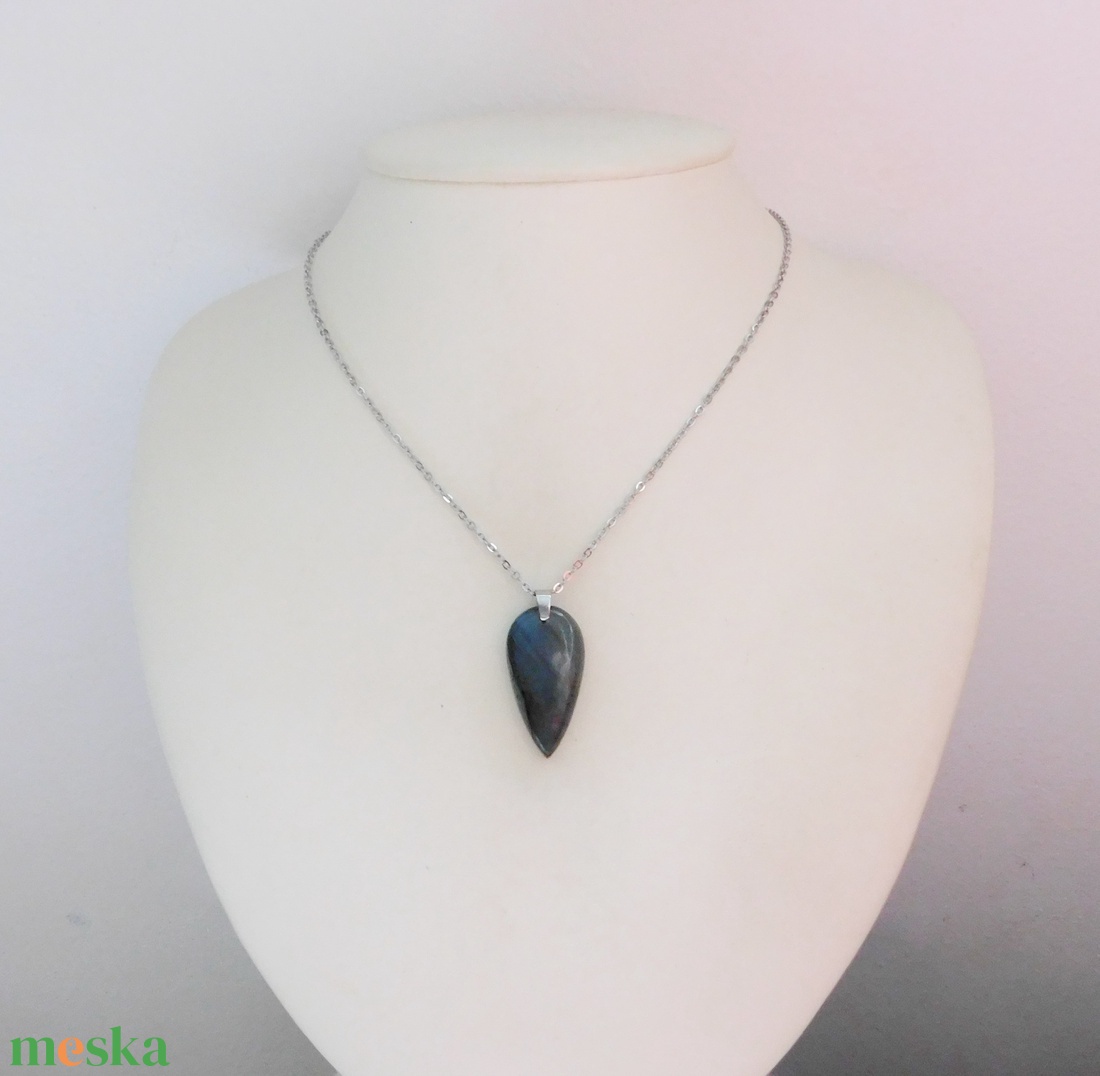 Labradorit medál acél láncon - ékszer - nyaklánc - medál - Meska.hu