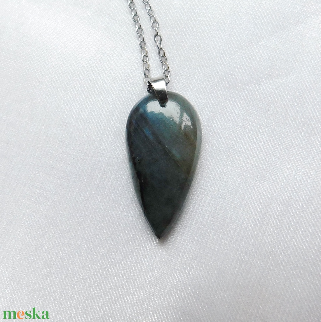 Labradorit medál acél láncon - ékszer - nyaklánc - medál - Meska.hu