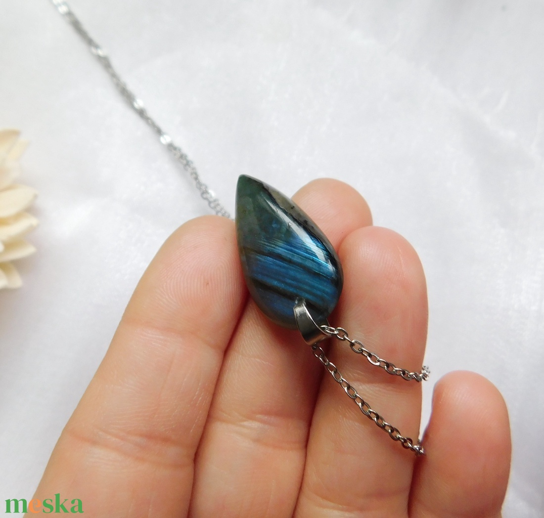 Labradorit medál acél láncon - ékszer - nyaklánc - medál - Meska.hu