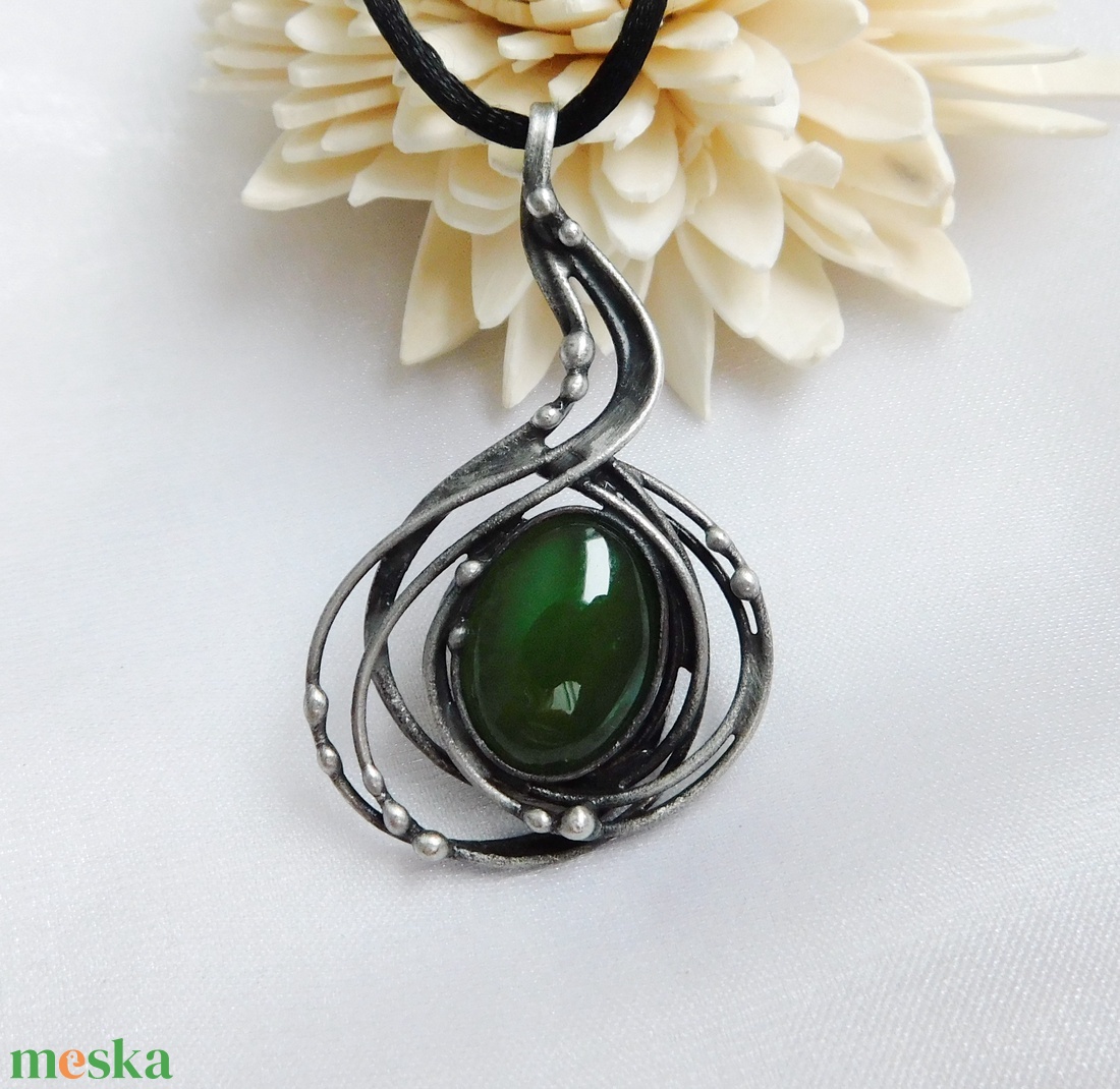 Nefrit jáde medál - ékszer - nyaklánc - medál - Meska.hu