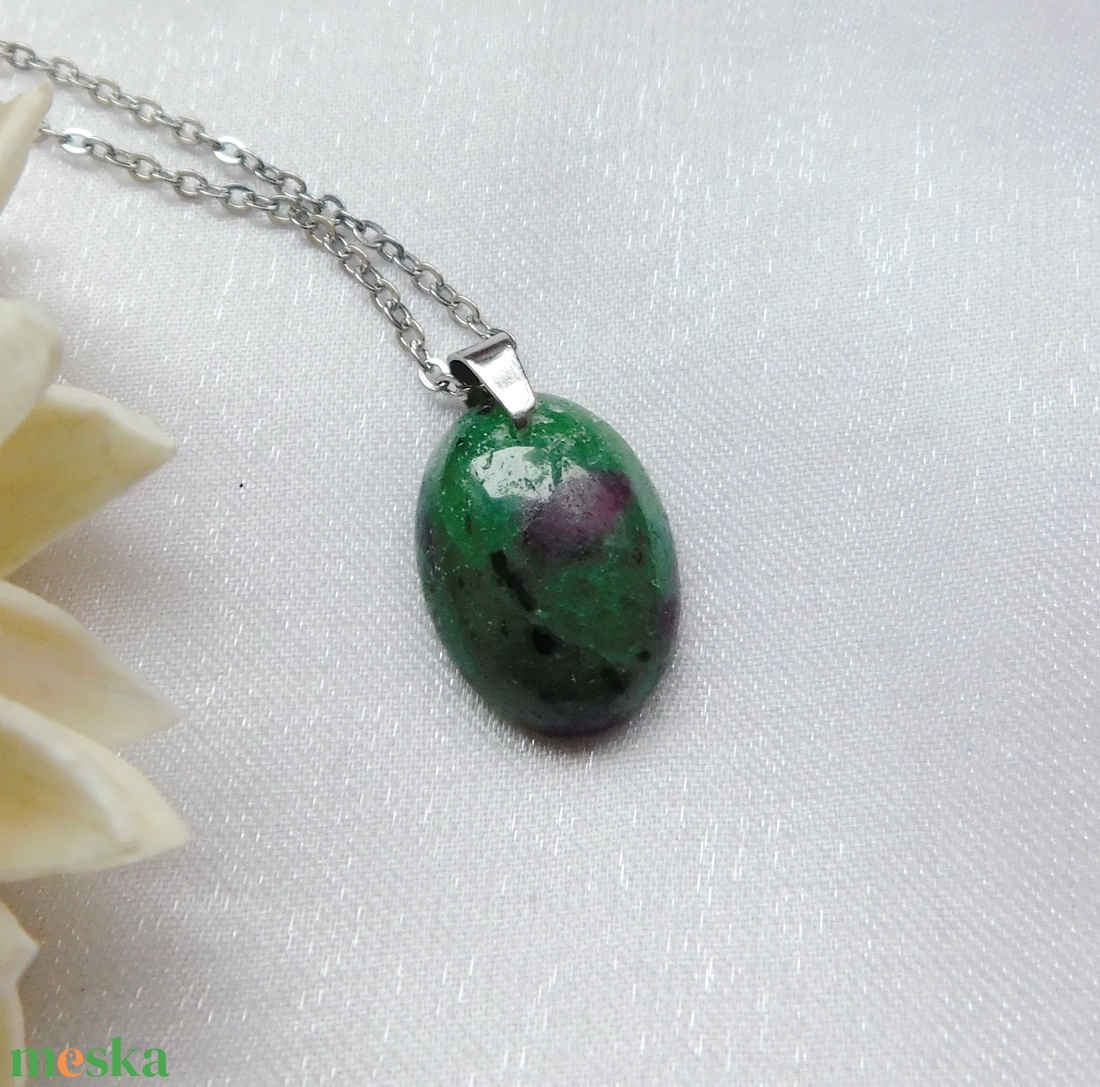 Rubin zoizit medál acél láncon - ékszer - nyaklánc - medál - Meska.hu