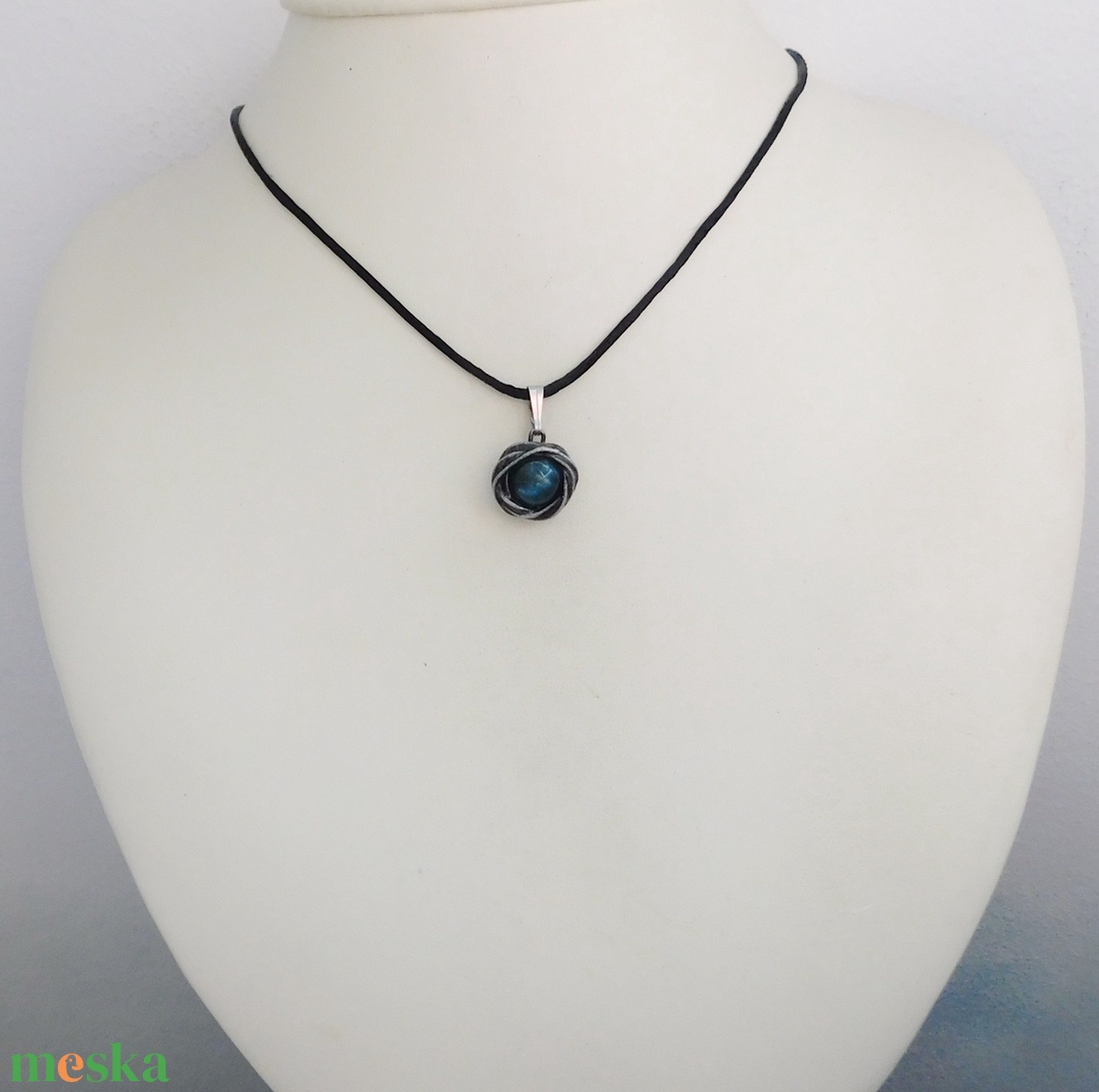 Mini apatit medál - ékszer - nyaklánc - medál - Meska.hu