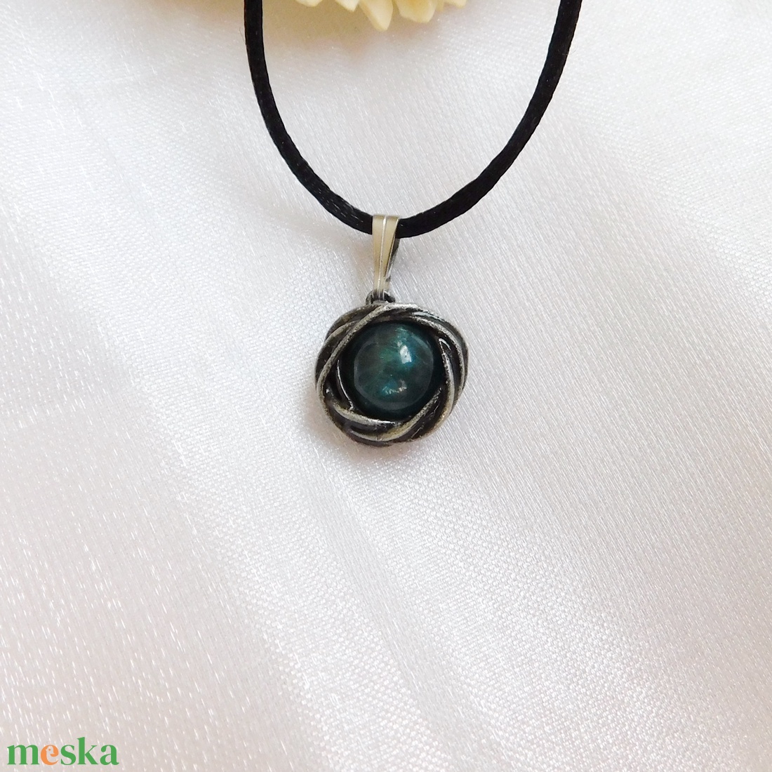 Mini apatit medál - ékszer - nyaklánc - medál - Meska.hu