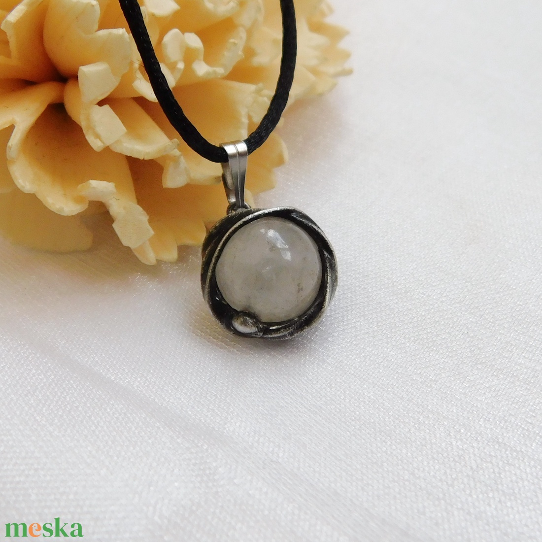 Mini rózsakvarc medál - ékszer - nyaklánc - medál - Meska.hu