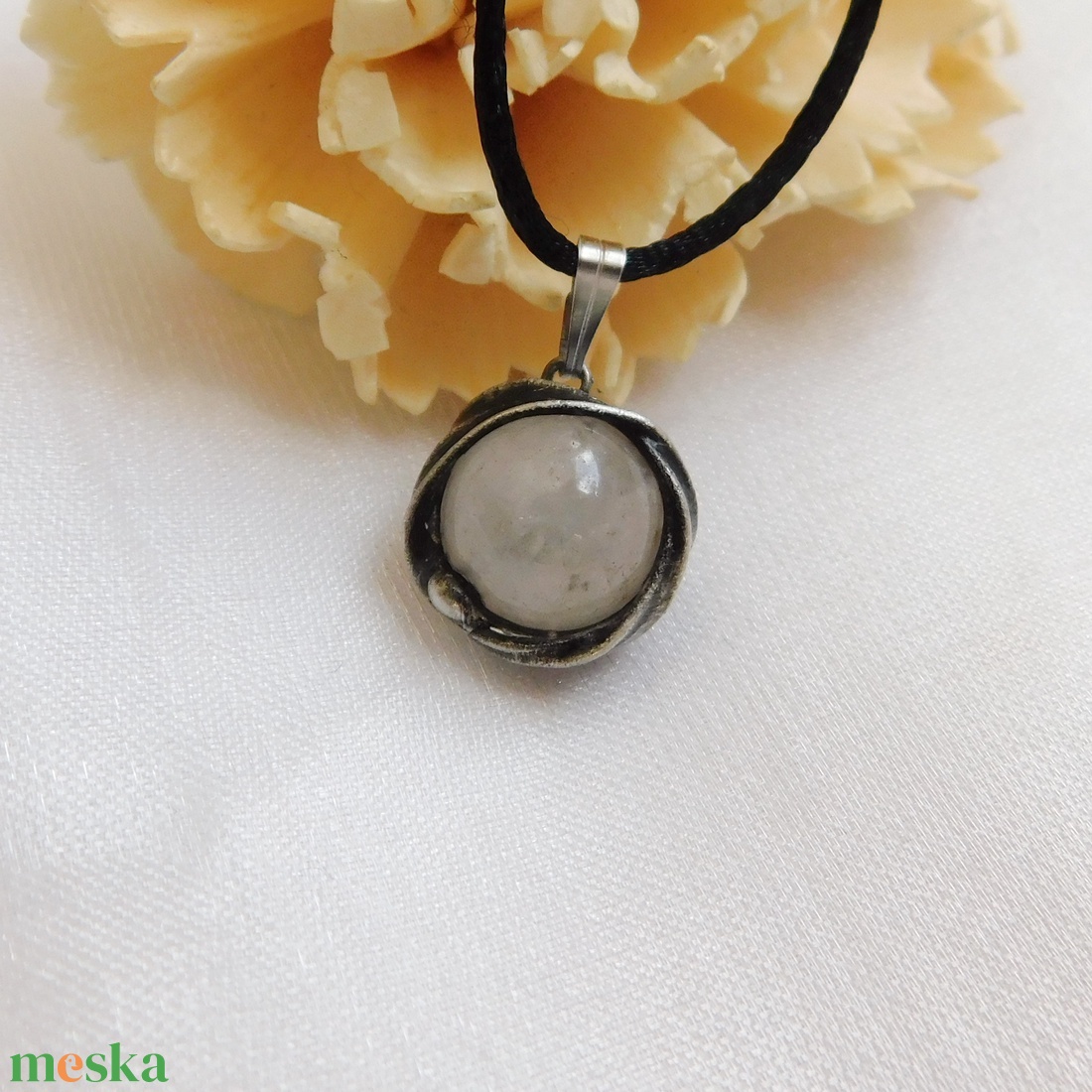 Mini rózsakvarc medál - ékszer - nyaklánc - medál - Meska.hu