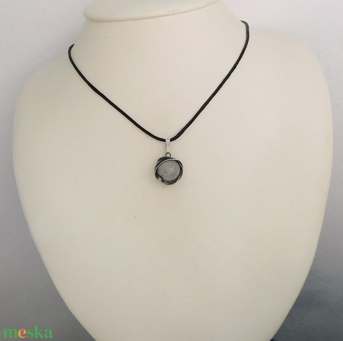 Mini rózsakvarc medál - ékszer - nyaklánc - medál - Meska.hu