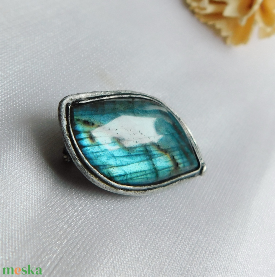Labradorit bross / kitűző - ékszer - kitűző és bross - Meska.hu