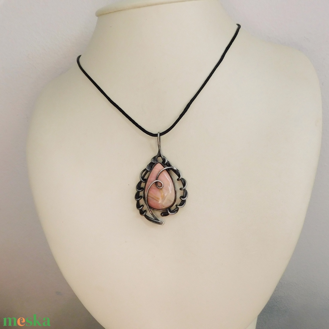 Thulit medál - ékszer - nyaklánc - medál - Meska.hu