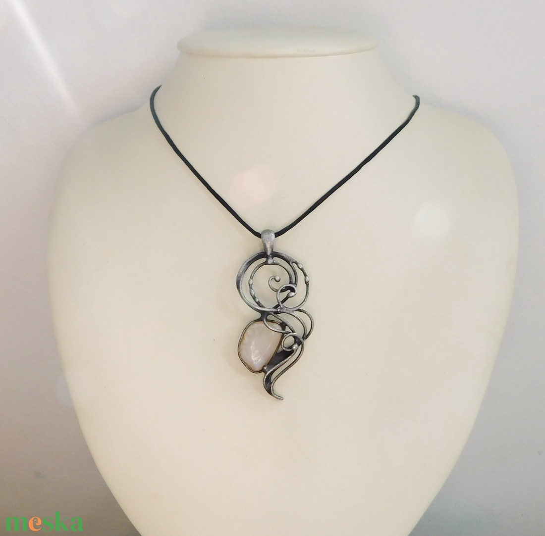 Holdkő medál - ékszer - nyaklánc - medálos nyaklánc - Meska.hu