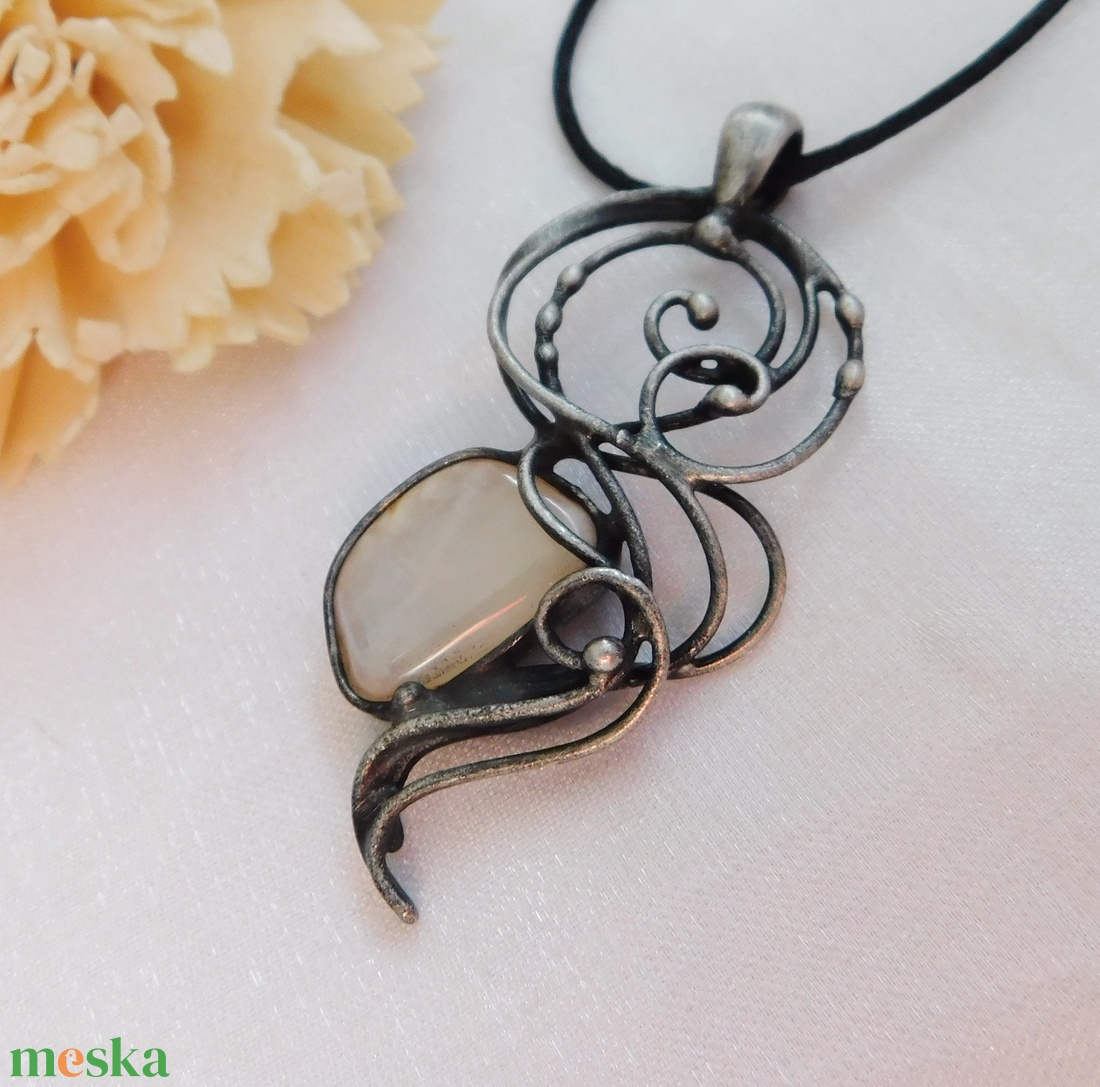 Holdkő medál - ékszer - nyaklánc - medálos nyaklánc - Meska.hu