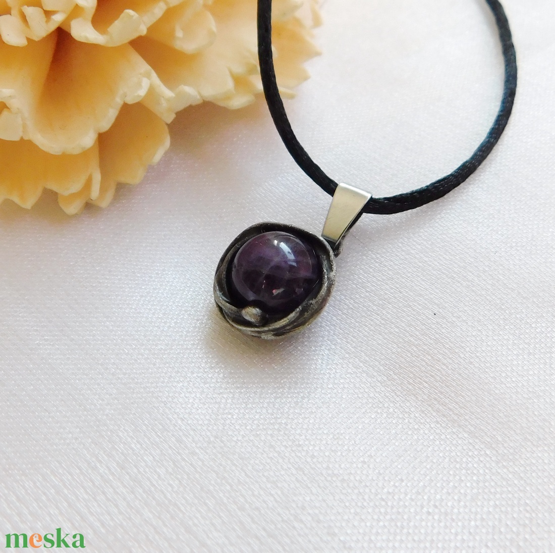 Mini ametiszt medál - ékszer - nyaklánc - medál - Meska.hu