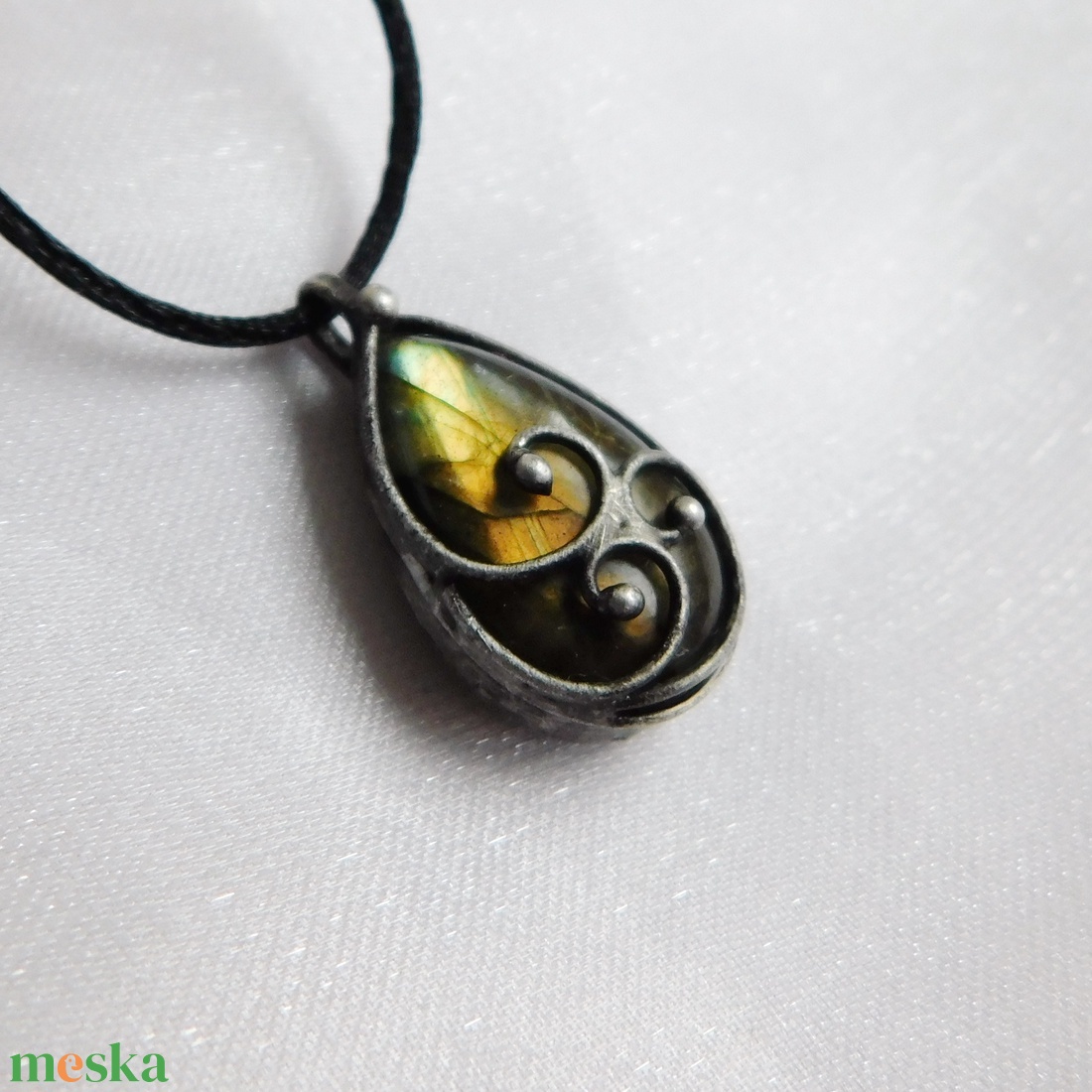 Labradorit medál - ékszer - nyaklánc - medálos nyaklánc - Meska.hu