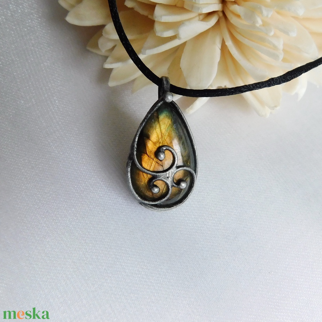 Labradorit medál - ékszer - nyaklánc - medálos nyaklánc - Meska.hu