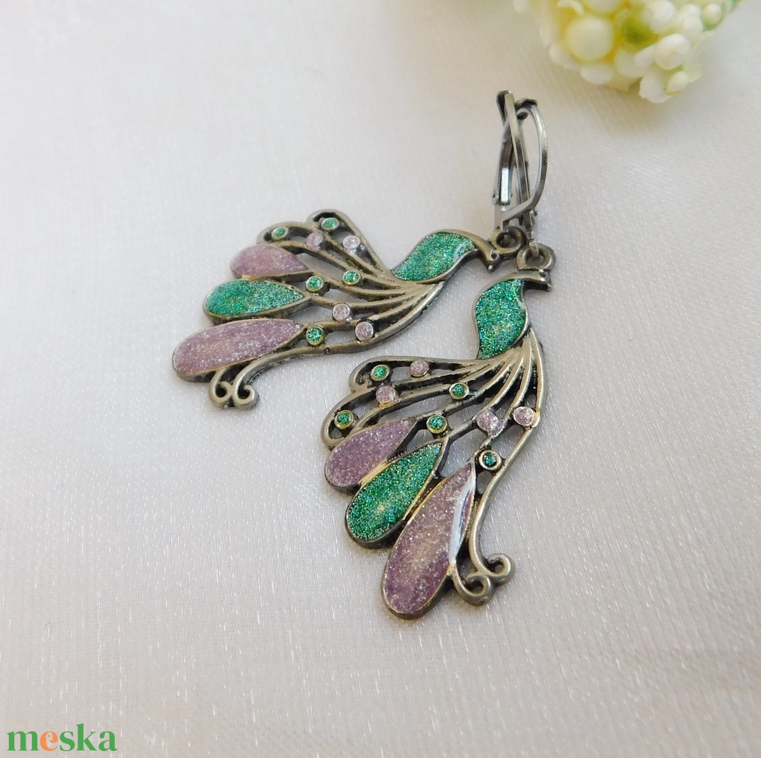 Pávás fülbevaló - ékszer - fülbevaló - lógó fülbevaló - Meska.hu