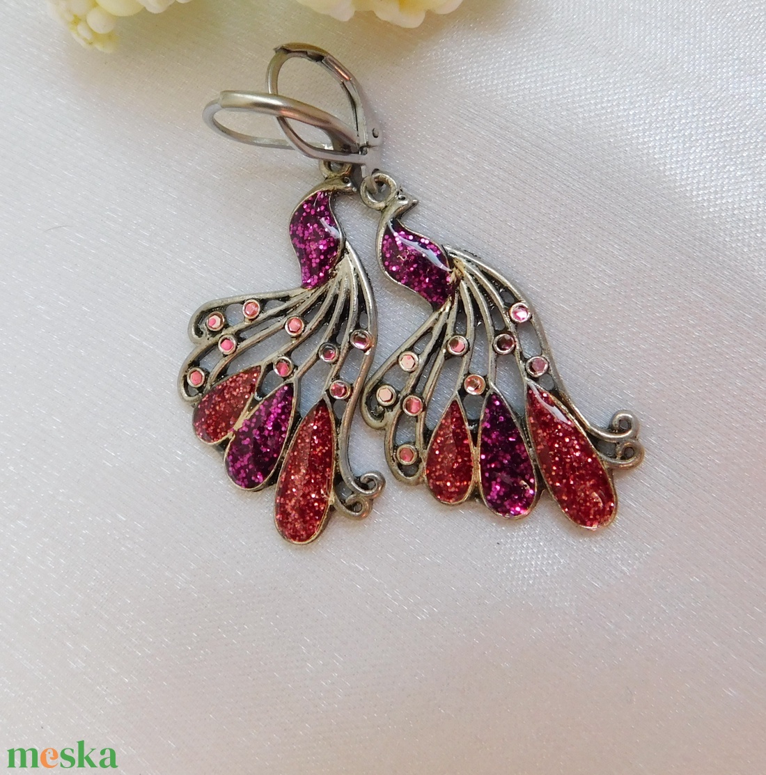 Pávás fülbevaló - ékszer - fülbevaló - lógó fülbevaló - Meska.hu