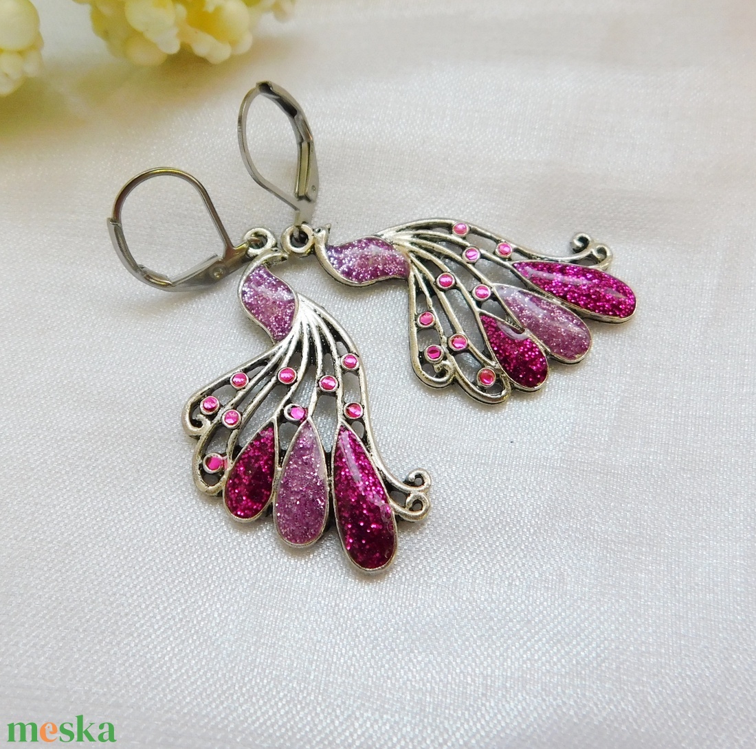 Pávás fülbevaló - ékszer - fülbevaló - lógó fülbevaló - Meska.hu