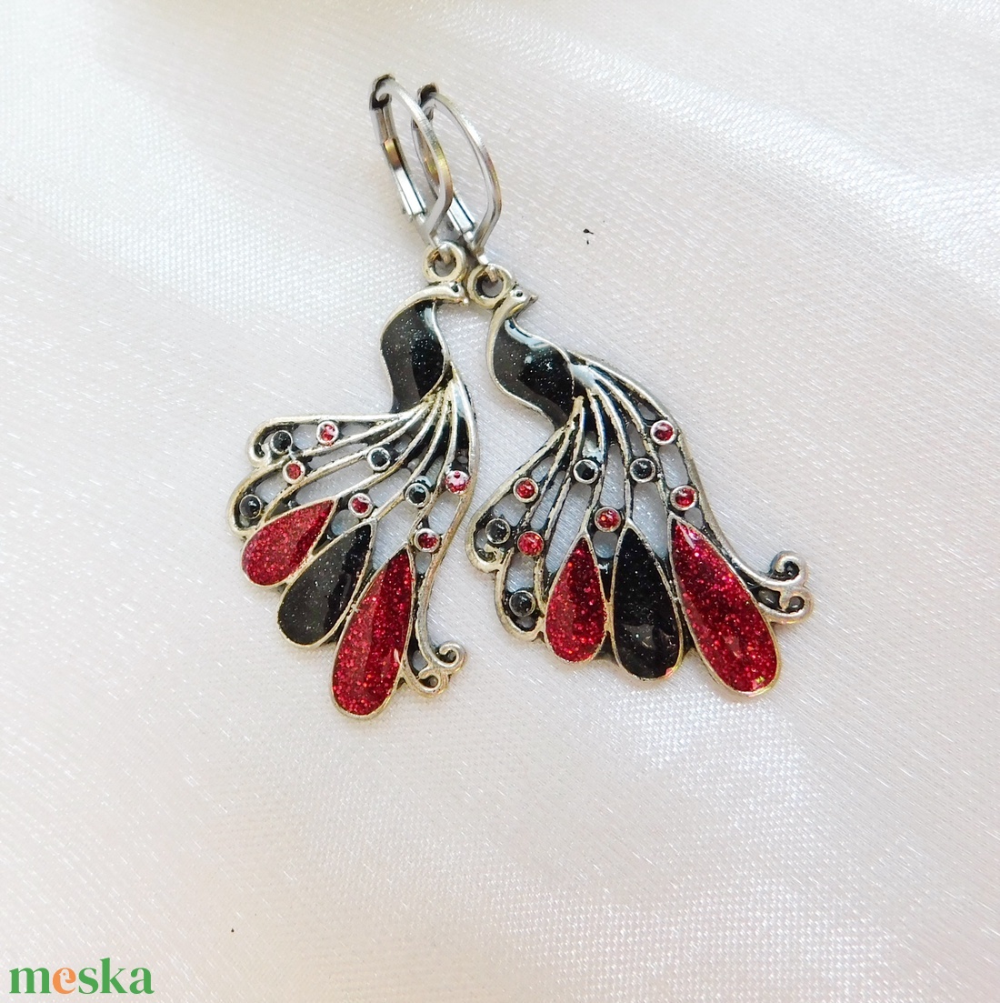 Pávás fülbevaló - ékszer - fülbevaló - lógó fülbevaló - Meska.hu