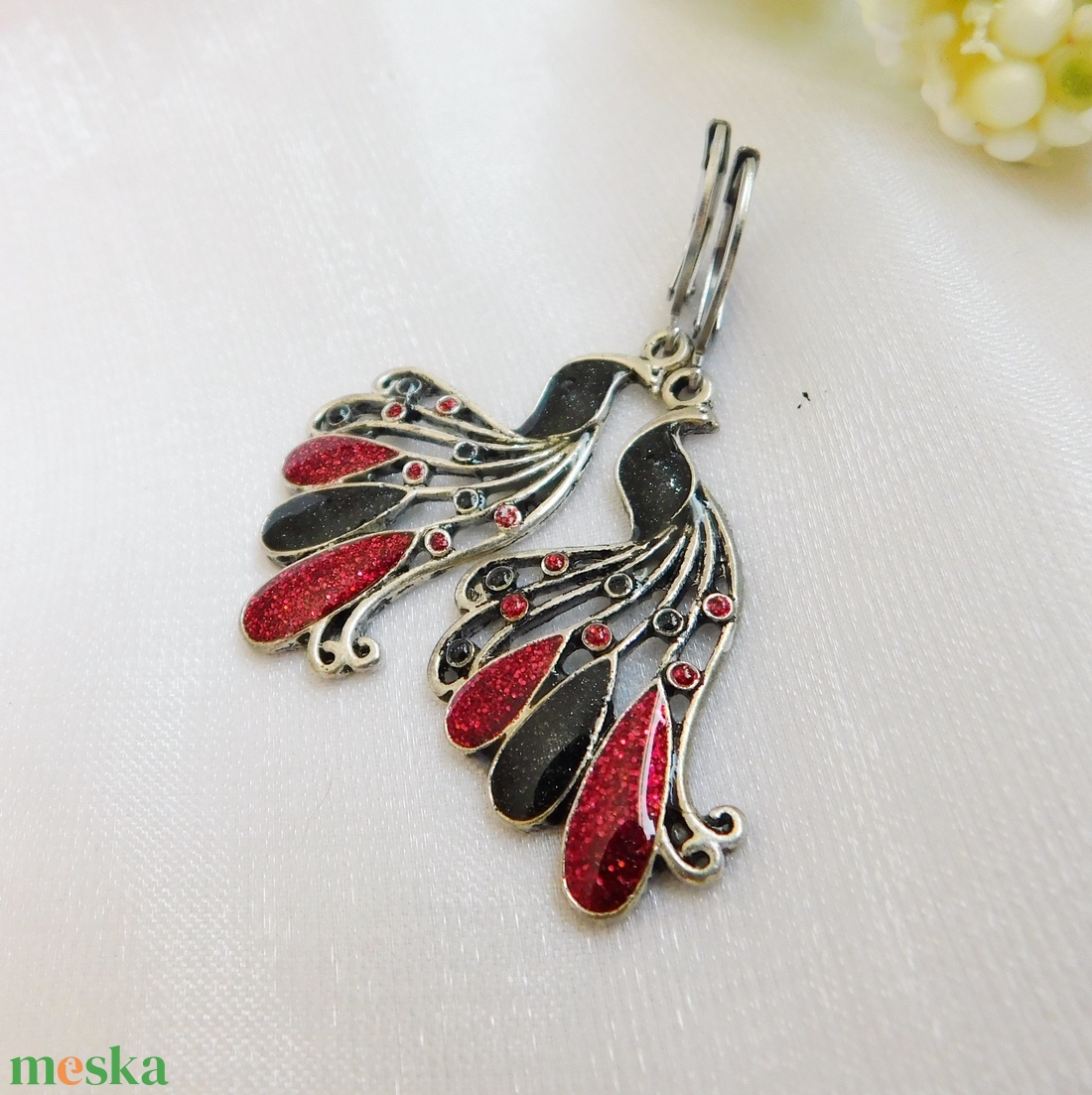 Pávás fülbevaló - ékszer - fülbevaló - lógó fülbevaló - Meska.hu