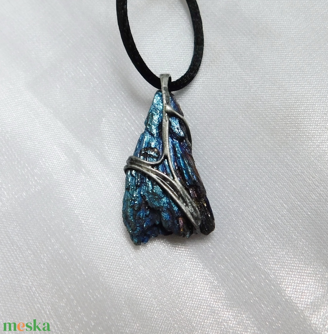 Kétoldalas nyers kianit medál - ékszer - nyaklánc - medál - Meska.hu