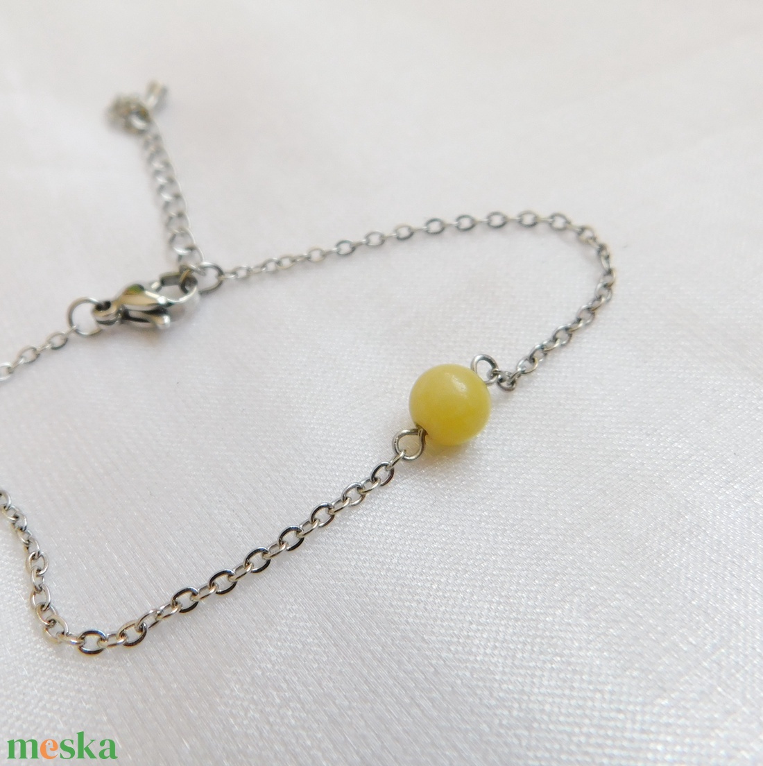 Acél karkötő kalcit gyönggyel - ékszer - nyaklánc - medál - Meska.hu