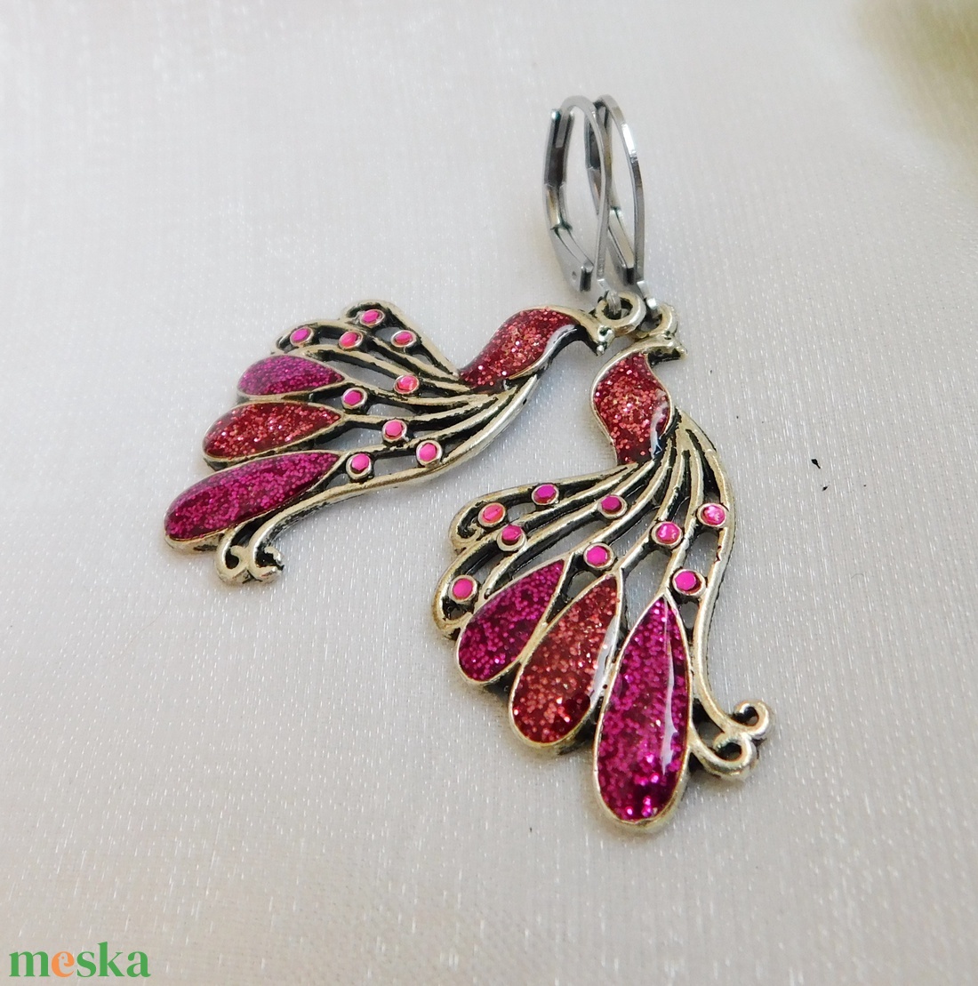 Pávás fülbevaló - ékszer - fülbevaló - lógó fülbevaló - Meska.hu