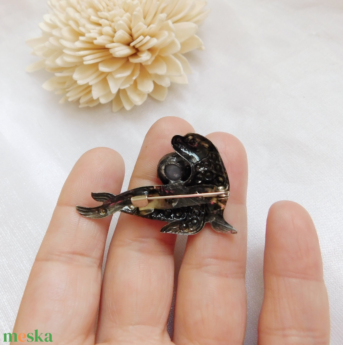 Jáde fóka bross - ékszer - kitűző és bross - Meska.hu