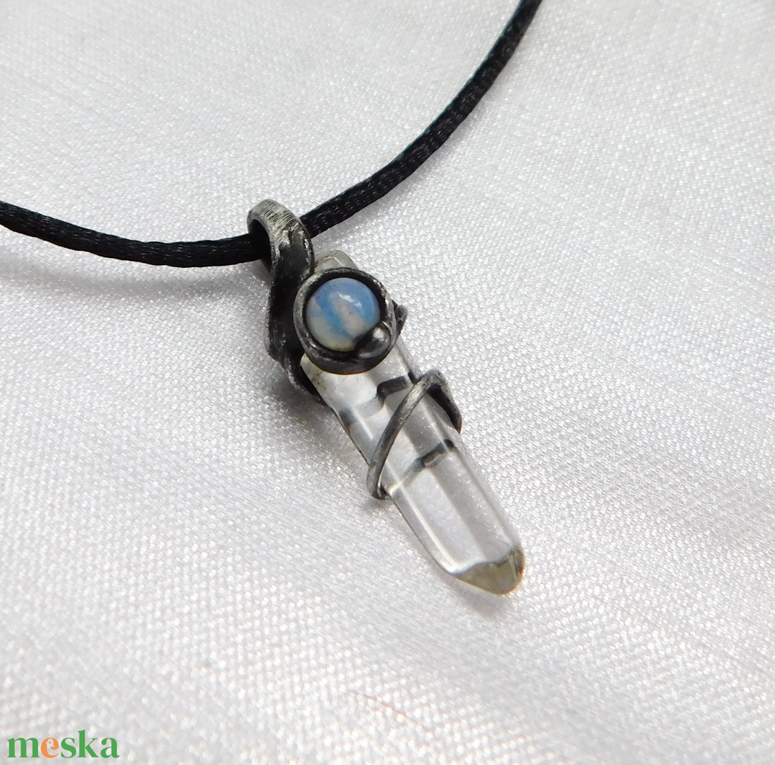 Hegyikristály medál opalittal - ékszer - nyaklánc - medálos nyaklánc - Meska.hu