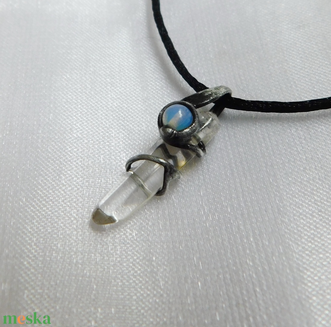 Hegyikristály medál opalittal - ékszer - nyaklánc - medálos nyaklánc - Meska.hu