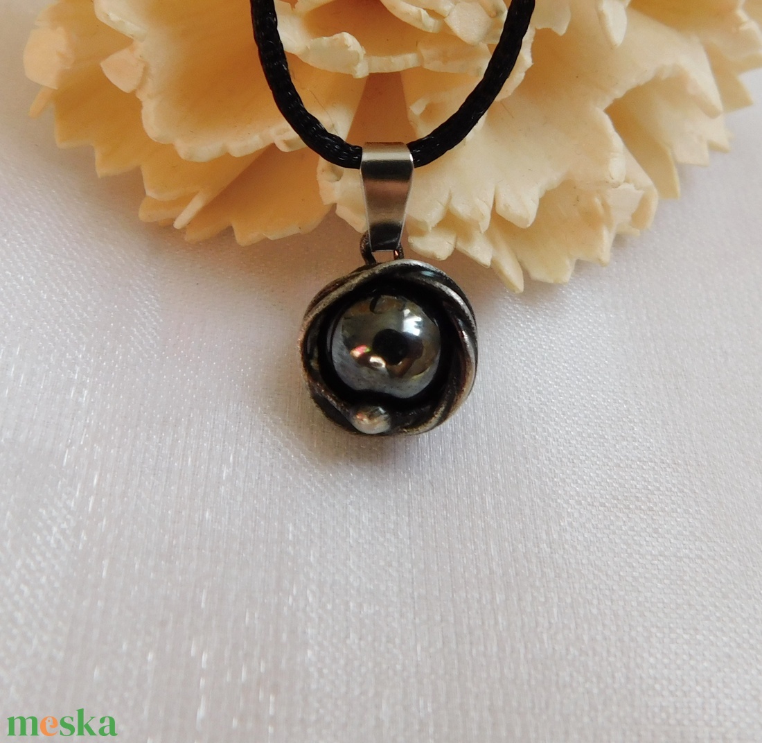 Mini hematit medál - ékszer - nyaklánc - medálos nyaklánc - Meska.hu