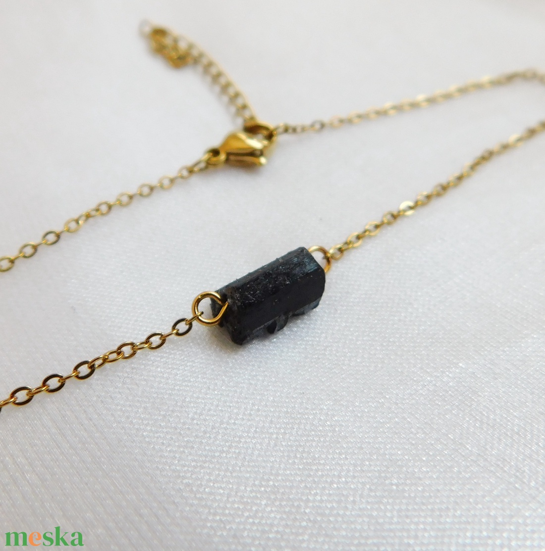 Acél karkötő kék turmalinnal - ékszer - nyaklánc - medál - Meska.hu