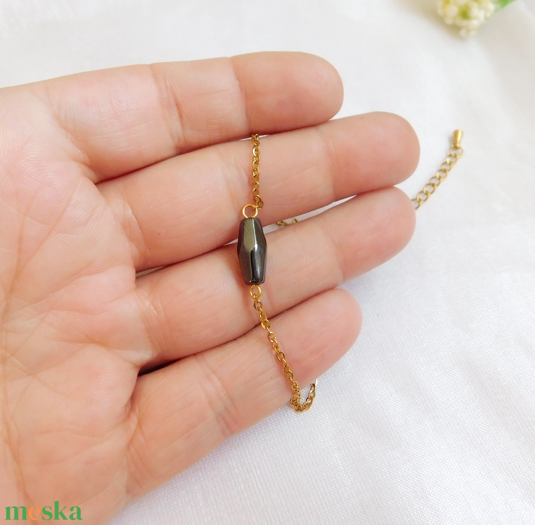 Acél karkötő hematittal - ékszer - nyaklánc - medál - Meska.hu