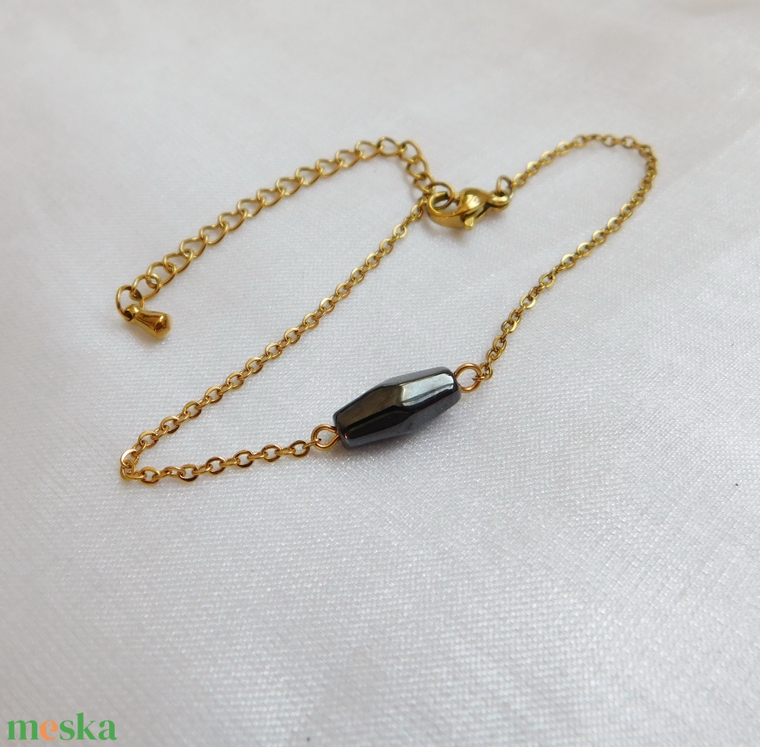 Acél karkötő hematittal - ékszer - nyaklánc - medál - Meska.hu