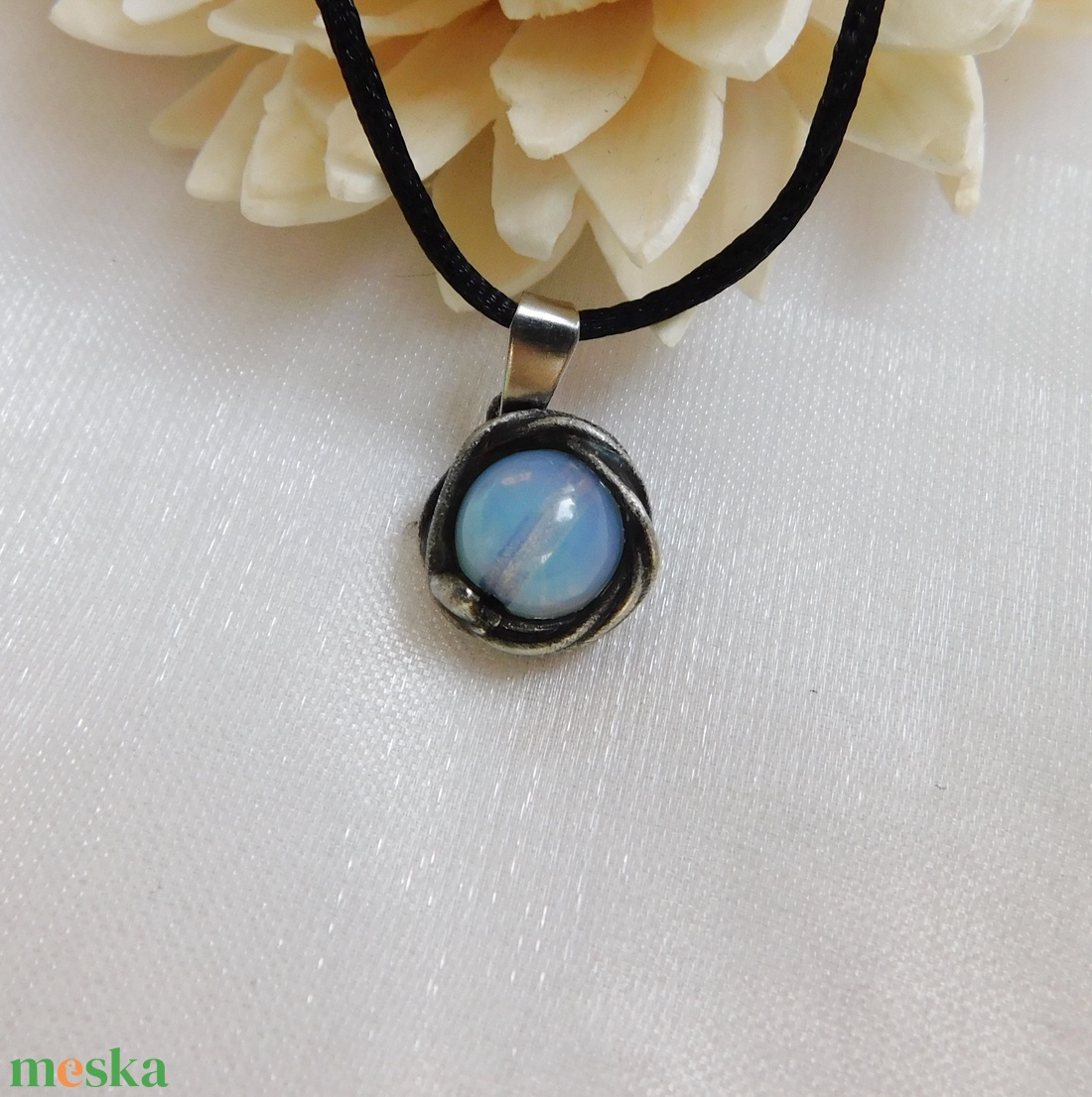 Opalit medál  - ékszer - nyaklánc - medálos nyaklánc - Meska.hu