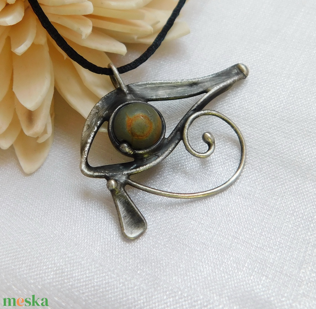 Hórusz szeme medál picasso jáspissal  - ékszer - nyaklánc - medálos nyaklánc - Meska.hu