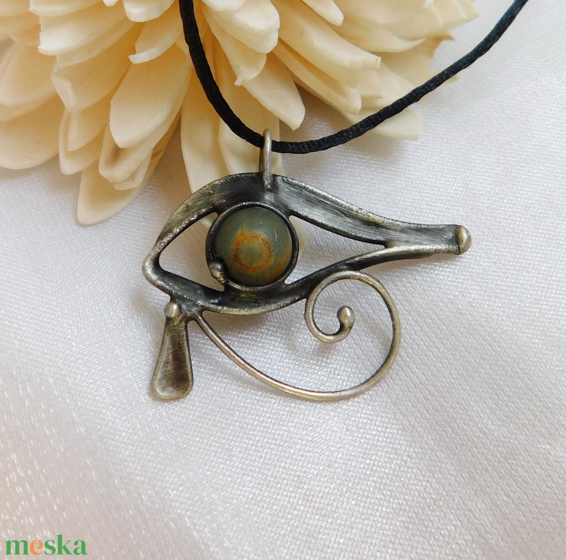 Hórusz szeme medál picasso jáspissal  - ékszer - nyaklánc - medálos nyaklánc - Meska.hu