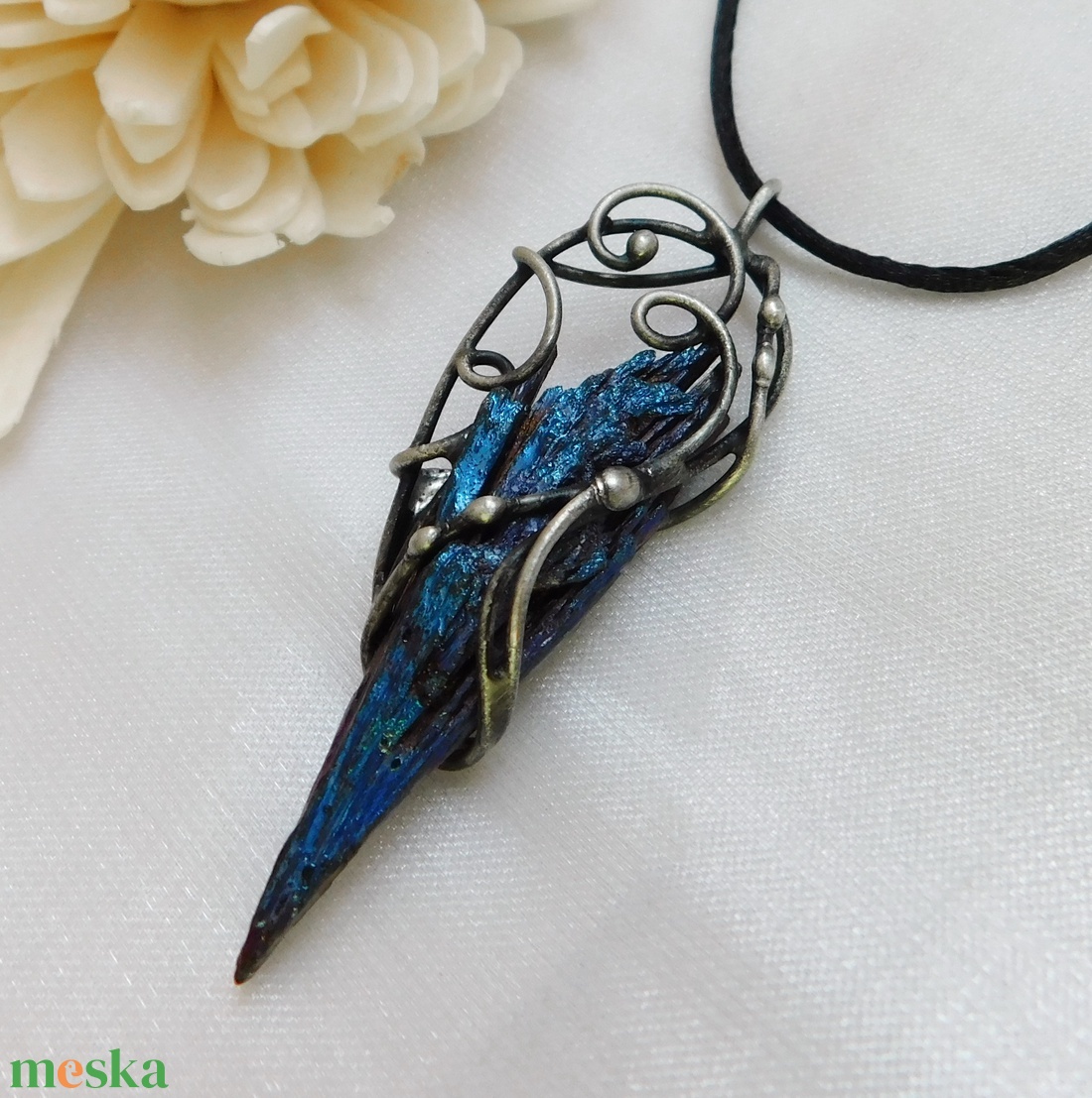 Kétoldalas nyers kianit medál - ékszer - nyaklánc - medál - Meska.hu