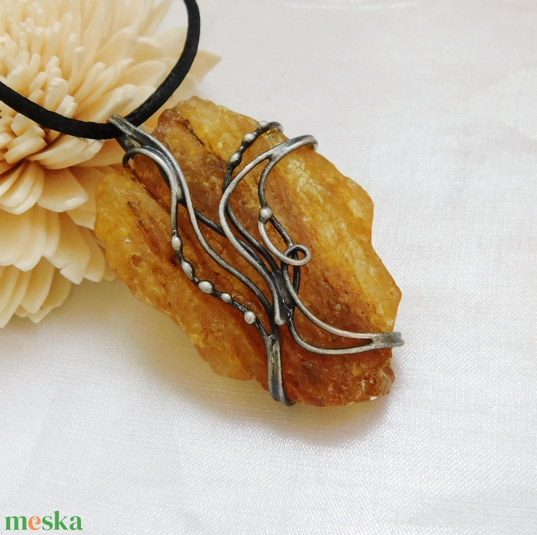 Borostyán medál - ékszer - nyaklánc - medálos nyaklánc - Meska.hu